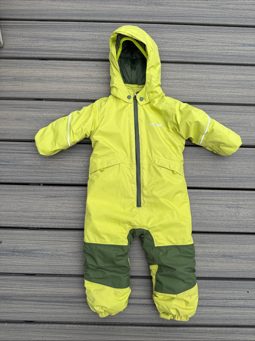 Patagonia infant insulted snowsuit